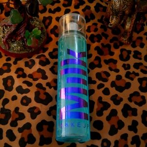 Milk Makeup hydro-grip setting spray +refreshing